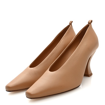 BOTTEGA VENETA Nappa Dream Almond Pumps 40 Nude