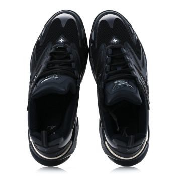 LOUIS VUITTON Canvas Mesh Mens LV Runner Tatic Sneakers 9.5 Black