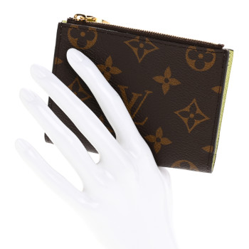 LOUIS VUITTON Monogram Lisa Wallet Light Green