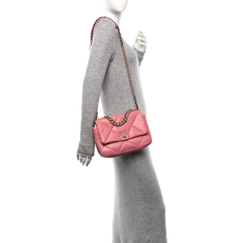 CHANEL Lambskin Quilted Medium Chanel 19 Flap Pink