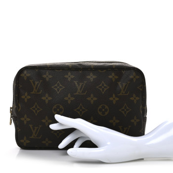 LOUIS VUITTON Monogram Trousse Toilette 23