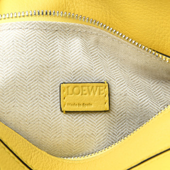 LOEWE イエローポーチ Made in Spain LOEWE イエローポーチ Made in Spain