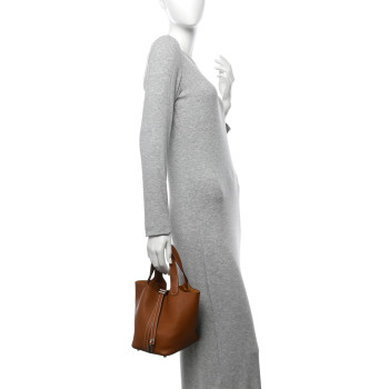 HERMES Taurillon Clemence Picotin Lock 18 PM Gold