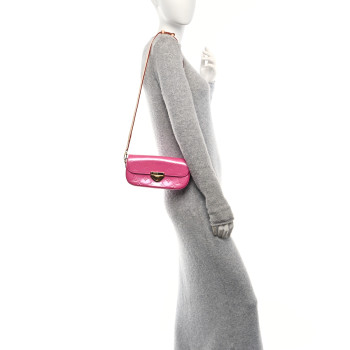 LOUIS VUITTON Vernis Malibu Pochette Neon Pink