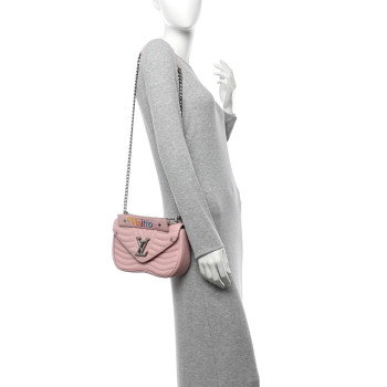 LOUIS VUITTON Calfskin New Wave Chain MM Smoothie Pink