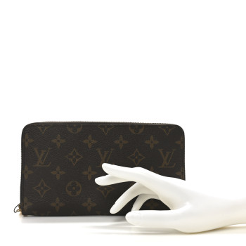 LOUIS VUITTON Monogram Zippy Organizer Wallet