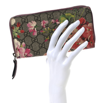 GUCCI GG Supreme Monogram Blooms Zip Around Wallet Beige Multicolor Dry Rose
