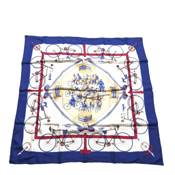 HERMES Silk Vintage Les Becanes Scarf 90