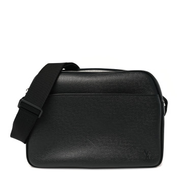 LOUIS VUITTON Taiga Reporter Messenger Ardoise