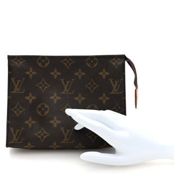 LOUIS VUITTON Monogram Toiletry Pouch 19