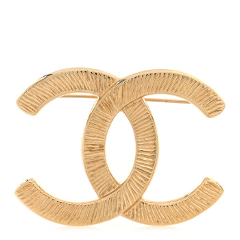 CHANEL Metal CC Brooch Gold