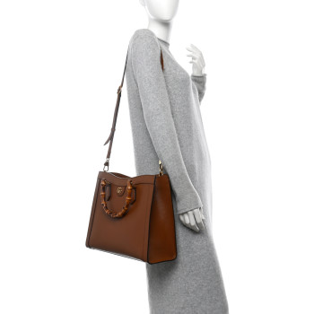 GUCCI Textured Dollar Calfskin Medium Diana Tote Bag Cuir Black
