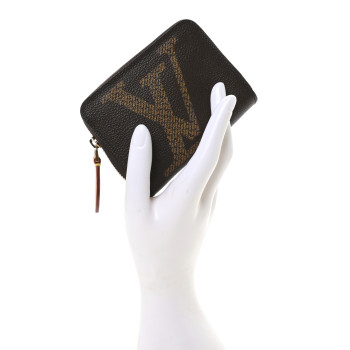 LOUIS VUITTON Monogram Giant Zippy Coin Purse