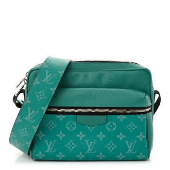 LOUIS VUITTON Taiga Monogram Outdoor Messenger Vert