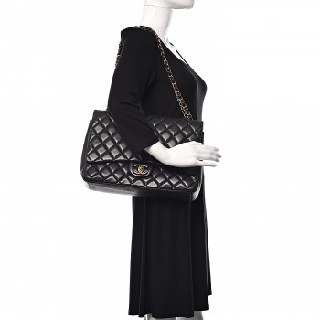 CHANEL Lambskin Quilted Maxi Double Flap Black