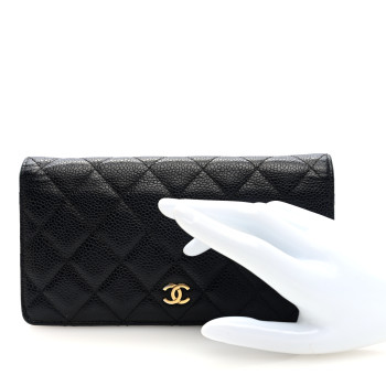 CHANEL Caviar Quilted Yen Wallet Black
