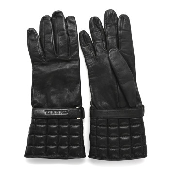 CHANEL Lambskin Quilted Chocolate Bar Gloves 7 Black