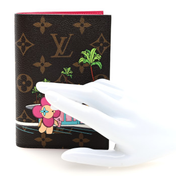 LOUIS VUITTON Monogram 2021 Christmas Animation Hollywood Passport Cover Fuchsia