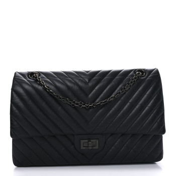 CHANEL Aged Calfskin Chevron Quilted 2.55 Reissue 226 So Black