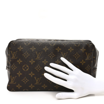 LOUIS VUITTON Monogram Trousse Toilette 28