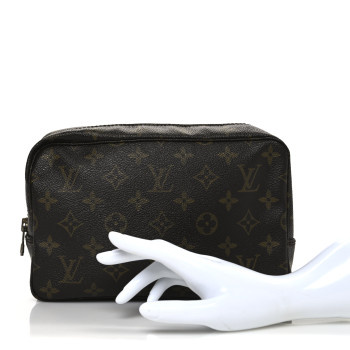 LOUIS VUITTON Monogram Trousse Toilette 23