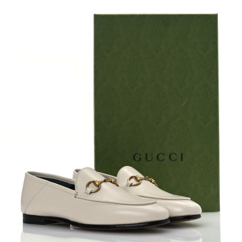 GUCCI ホワイトオレンジ パンプス Women's Gucci Jordaan loafer in white and Rosso Ancora calf