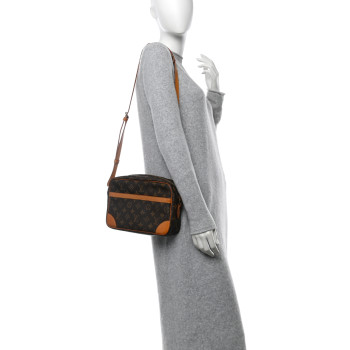 LOUIS VUITTON Monogram Trocadero 27