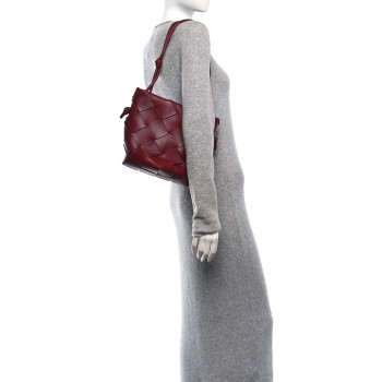 BOTTEGA VENETA Nappa Maxi Intrecciato Clasp Bucket Bag Bordeaux
