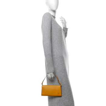 LOUIS VUITTON Epi Pochette Accessories 21 Tassil