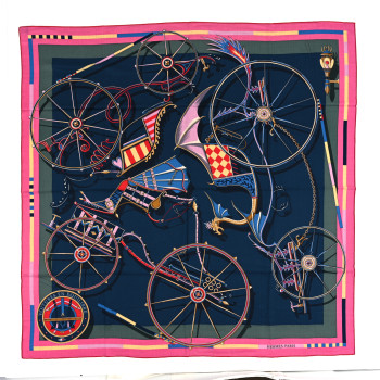 HERMES Cashmere Silk Voitures en Equilibre Shawl 140 Rose