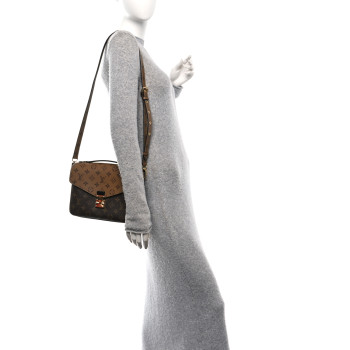 LOUIS VUITTON Reverse Monogram Pochette Metis LOUIS VUITTON Reverse Monogram Pochette Metis