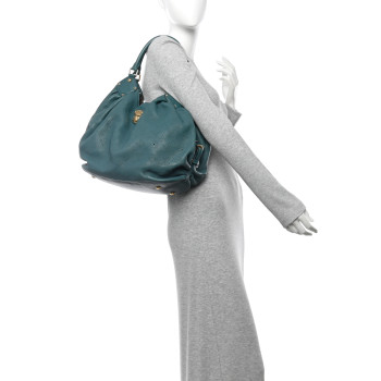 LOUIS VUITTON Mahina L Lagon LOUIS VUITTON Mahina L Lagon
