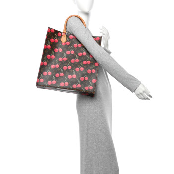 LOUIS VUITTON Monogram Cerises Sac Plat LOUIS VUITTON Monogram Cerises Sac Plat