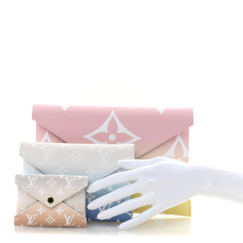 LOUIS VUITTON Monogram Giant By The Pool Kirigami Pochette Set LOUIS VUITTON Monogram Giant By The Pool Kirigami Pochette Set