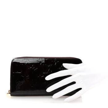 LOUIS VUITTON Vernis Zippy Wallet Amarante