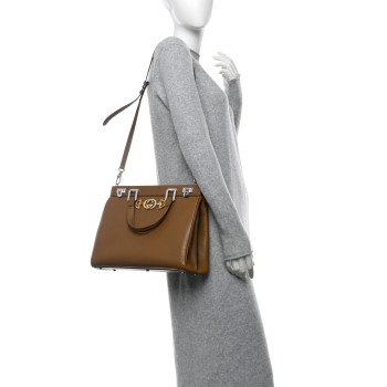 GUCCI Grainy Calfskin Medium Zumi Top Handle Bag Friky Taupe