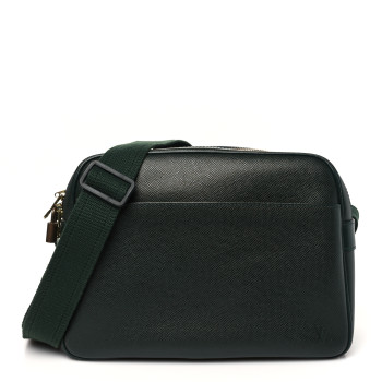 LOUIS VUITTON Taiga Reporter Messenger Epicea