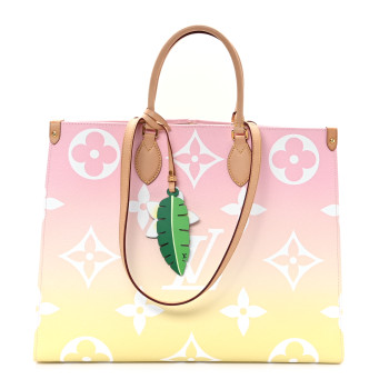 LOUIS VUITTON Monogram Giant By The Pool OnTheGo GM Light Pink
