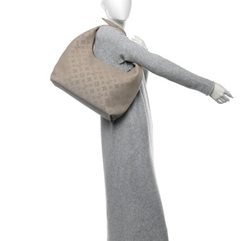 LOUIS VUITTON Mahina Why Knot MM Galet