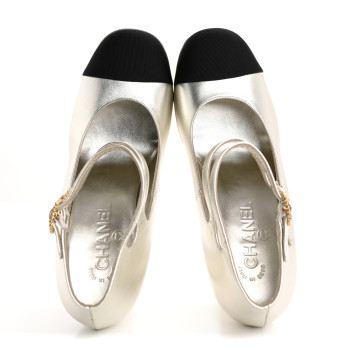 CHANEL Laminated Lambskin Grosgrain Cap Toe CC Mary Jane Pumps 38 Silver Black