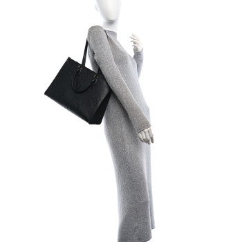 LOUIS VUITTON Empreinte Monogram Giant OnTheGo MM Black