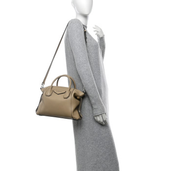 GIVENCHY Smooth Calfskin Small Soft Antigona Beige Cappuccino