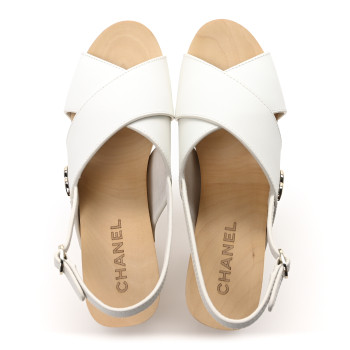CHANEL Calfskin Studded Slingback Clog Sandals 40 White