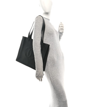 CHANEL Caviar CC Tote Black