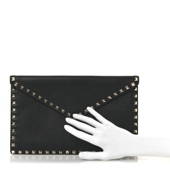VALENTINO GARAVANI Pebbled Calfskin Large Rockstud Envelope Clutch Black