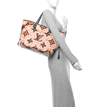 LOUIS VUITTON Monogram Giant Crafty Neverfull MM Creme Caramel
