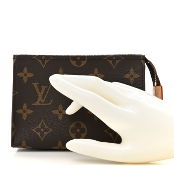 LOUIS VUITTON Monogram Toiletry Pouch 15