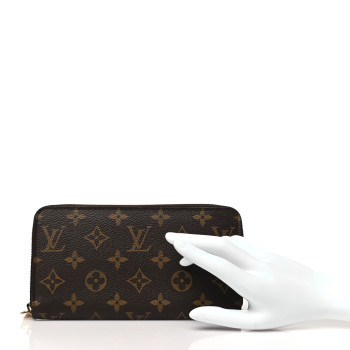 LOUIS VUITTON Monogram Zippy Wallet
