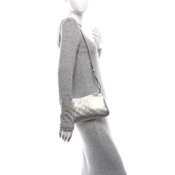 GUCCI Metallic Grainy Calfskin GG Emblem Embossed Medium Shoulder Bag Silver