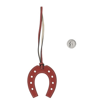 HERMES Swift Paddock Horseshoe Bag Charm Gris Perle Brique